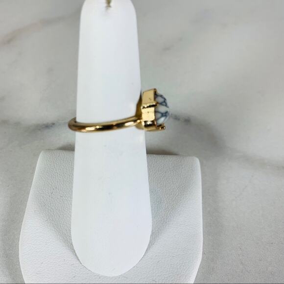 Gold Marbled Black White Triangle Stone Ring Sz 6 - Picture 4 of 4